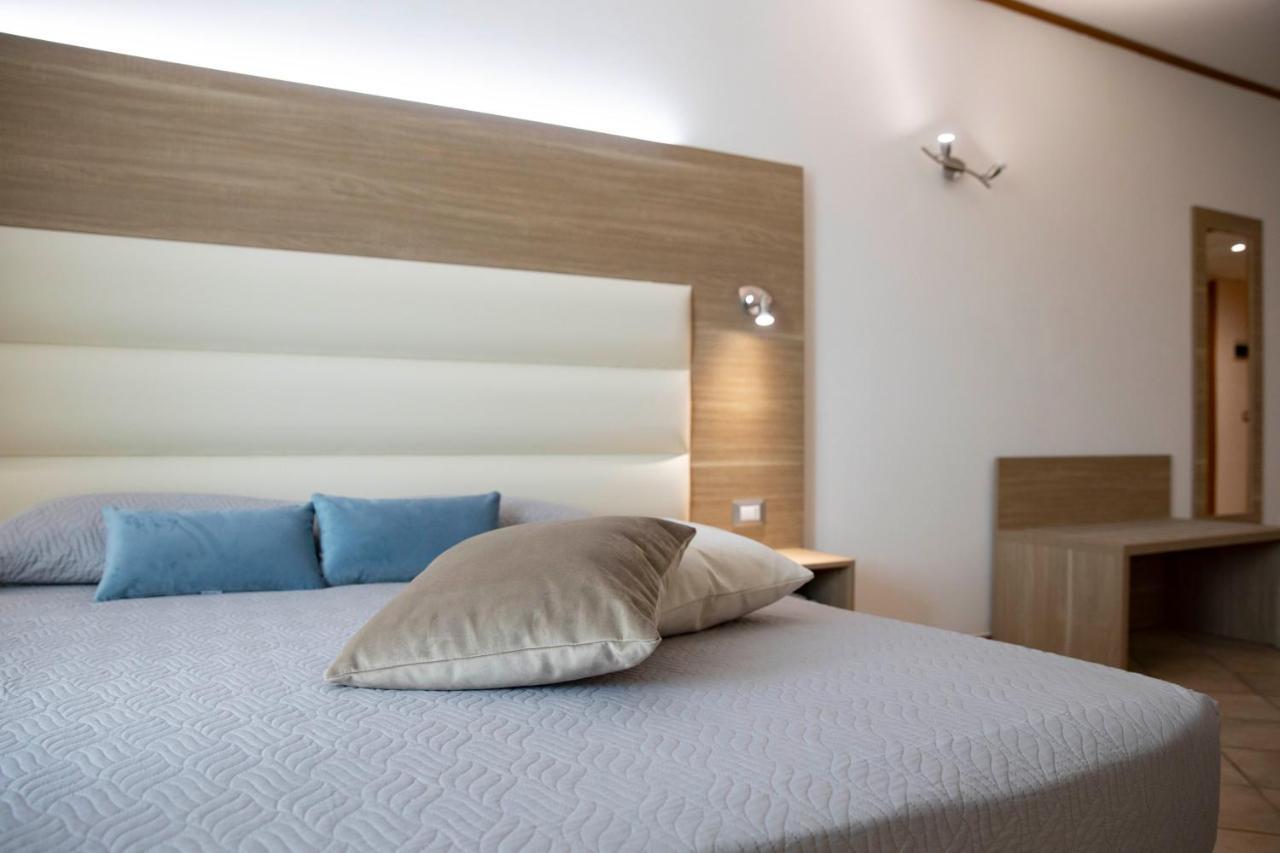 Pegasus Hotel ซัสซารี ภายนอก รูปภาพ