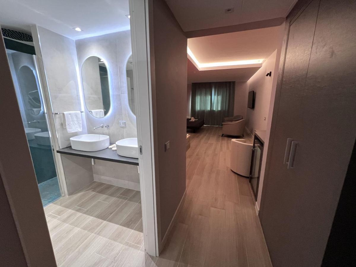 Pegasus Hotel ซัสซารี ภายนอก รูปภาพ
