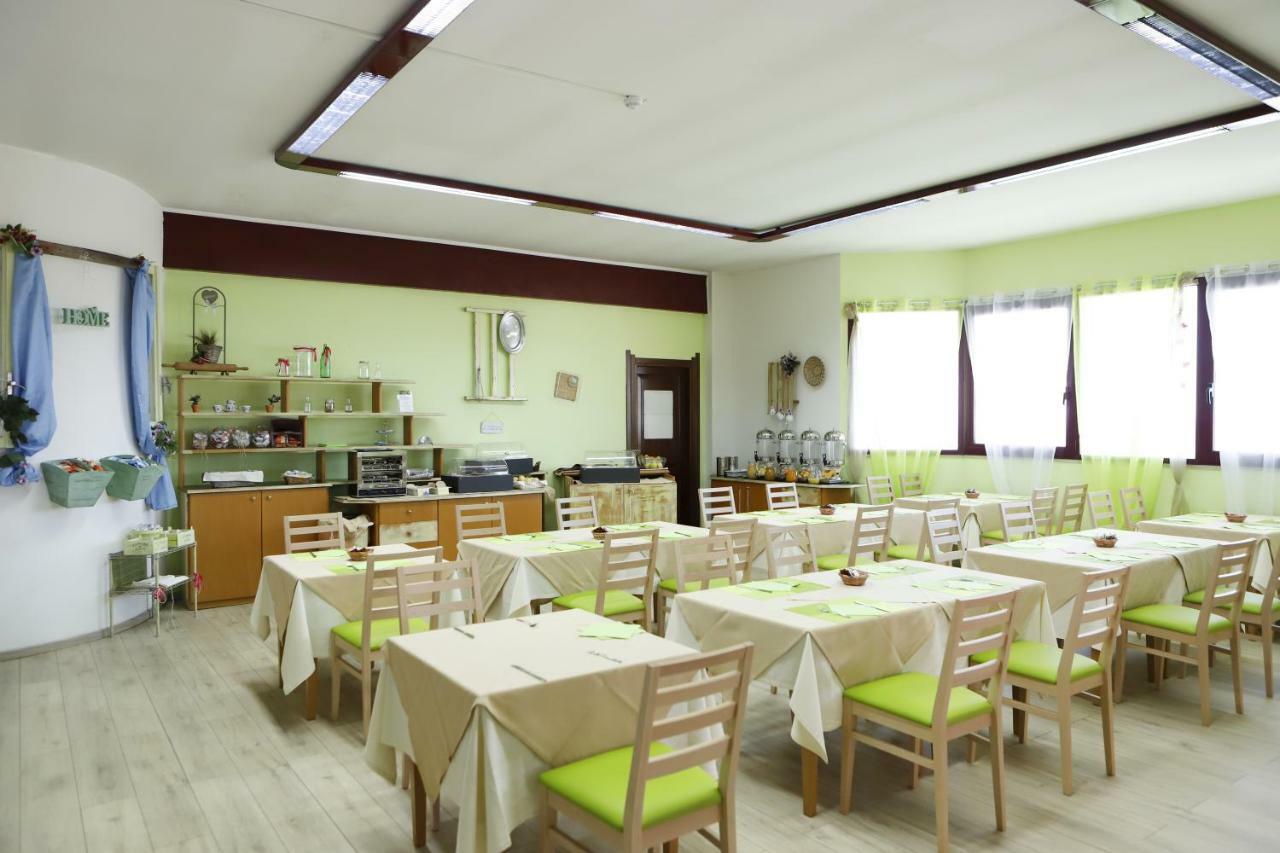 Pegasus Hotel ซัสซารี ภายนอก รูปภาพ